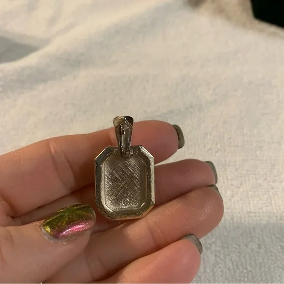 Avon simulated aquamarine Gemstone/silvertone necklace enhancer NIB - Picture 2 of 7